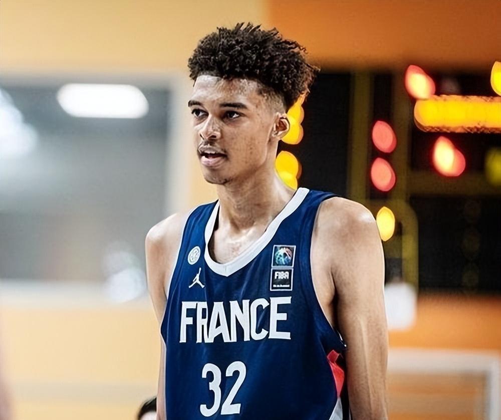 关于新秀球员登场亮相，表现抢眼获赞的信息